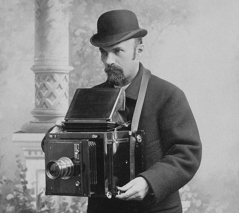 Карл Карлович Булла (1853 — 1929) - основоположник российской репортажной фотосъемки